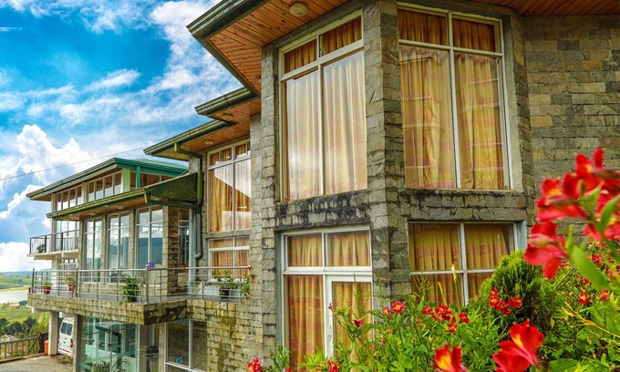 Nuwara Eliya Hotel | Oak Ray Summer Hill Breeze