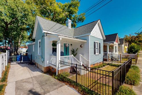 Wilmington Casa | Oak Tree Breeze