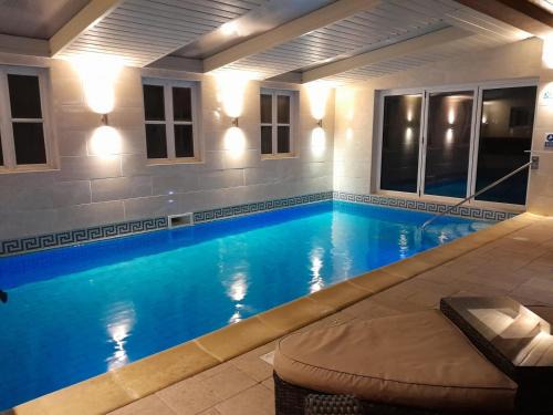 Broadwoodkelly Apartamento | Oak View, rural home in Devon with Indoor Pool