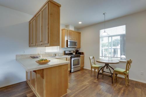 Oak View Casa | Oak View Vacation Rental about 3 Mi to Lake Casitas!