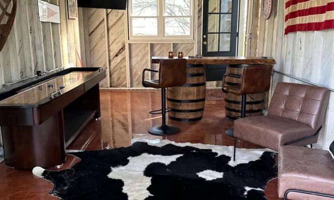 Southville Casa | Oakdale Farms! Fun game room! Hillside views