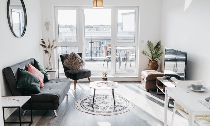 Milton Keynes Apartamento | Oakgrove Apartment - 2 Bedroom with Terrance and private parking