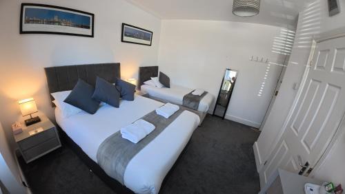 Gatwick Cama Y Desayuno | Oakhurst Gatwick B&B & bookable Holiday parking deals GATWICK transport