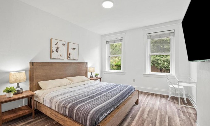 North Oakland Casa | Oakland/University @C Modern & Stylish Private Bedroom with Shared Bathroom