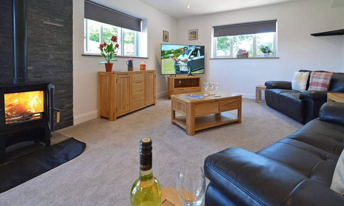 Payhembury Casa | Oakleigh View - Contemporary rural barn conversion in East Devon countryside