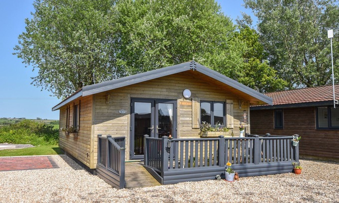 Combpyne Cabaña | OAKWOOD 1 @ PINEWOOD RETREAT, family friendly in Lyme Regis