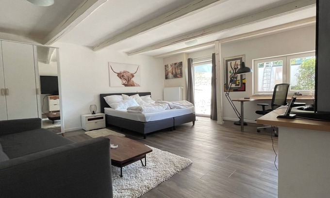 Laar Casa | Oase im Grünen Hinterhof, EG, Ruhe, Terrasse, Carport, Free Paytv, Kaffee&tee,