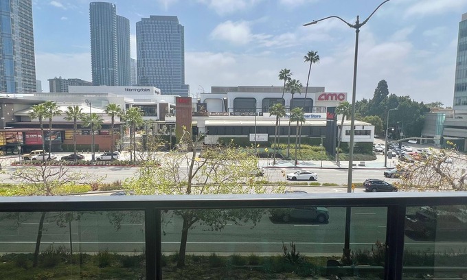 West Los Angeles Hotel | Oasis 3 BR Steps Away from Century City Mall w/ Parking & W/D