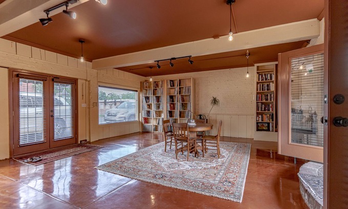 Shelbyville Casa | oasis 522!