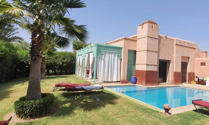 Oulad Hassoune Villa | villa con piscina privada, vista al Atlas.