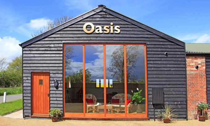 Halesworth Casa | Oasis Barn - Seis Habitaciones Casa, Capacidad 12