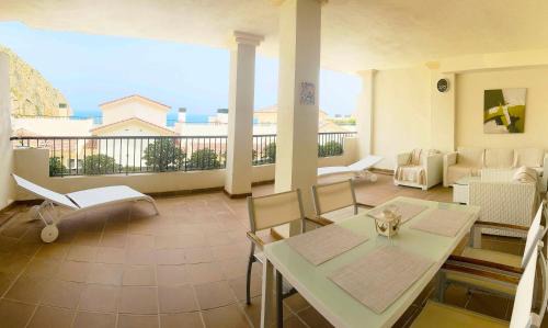 Pueblo Mascarat Apartamento | Oasis Beach Mascarat- Sea View Retreat