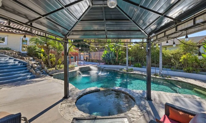 Encinitas Condominio | Oasis close to the Beach. Amenities and Convenient and Quiet. 2 Bed 3 Bath