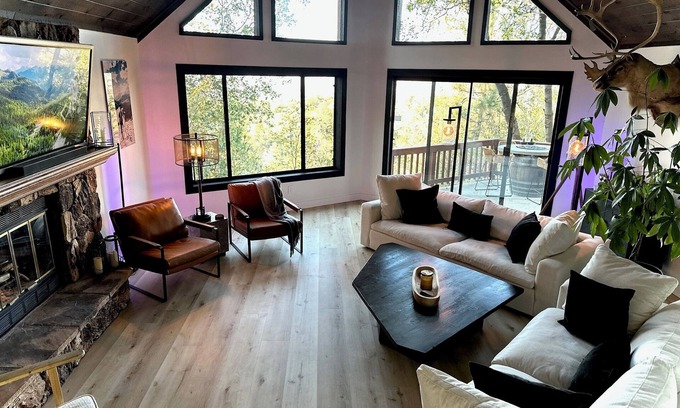 Lake Arrowhead Chalet De Esquí | Oasis, Epic Views, Gym, Speakeasy, Cold Plunge!