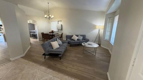 Palmdale Casa | Oasis Hm near Rancho Vista- Shared Hm