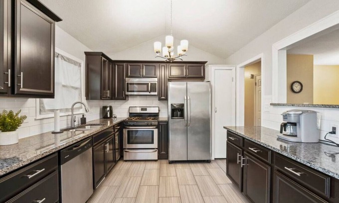 Lenexa Casa | Oasis in Overland Park: Your Perfect Retreat!