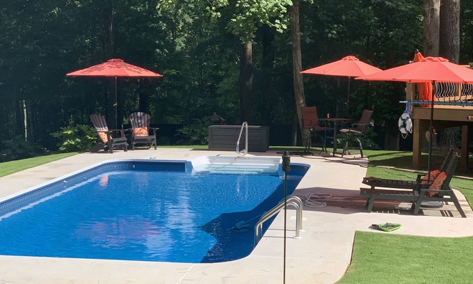 Cliftondale Casa | Oasis in South Fulton; pool, hot tub, games! Near Six Flags, shopping and more!