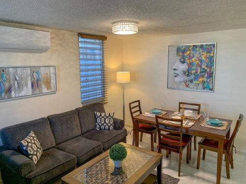 Bucana Apartamento | Oasis in the South of the Island with FREE parking and laundry