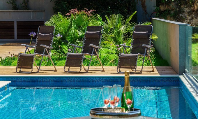 Znjan Casa | Oasis Life