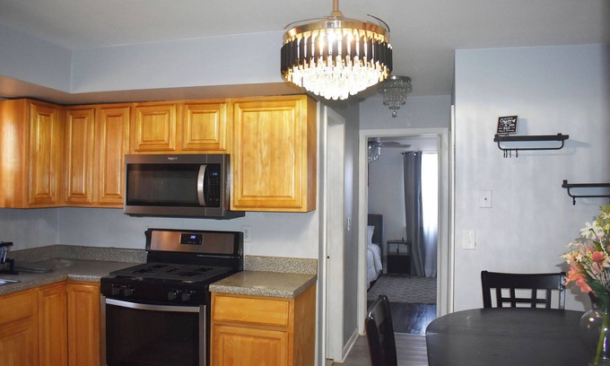 Linden Apartamento | Oasis Near it All!
