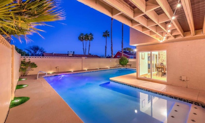 Paradise Casa | Oasis Near STRIP, Pool, Jacuzzi, Deck, Poker Room