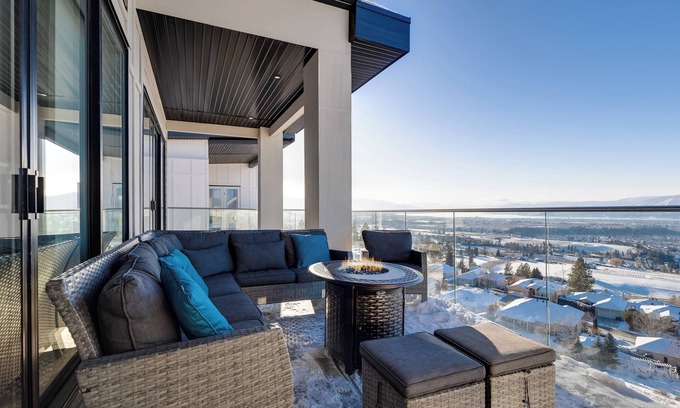 Black Mountain Casa | Oasis Retreat/Fire-pit/Patio with lakeviews/BBQ/Cozy Family Home