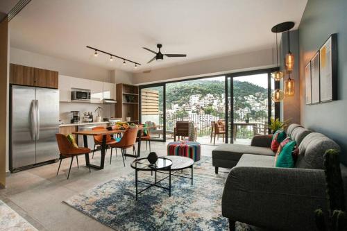 El Caloso Apartamento | Oasis Studio - Puerto Vallarta Downtown Malecon, with City, Ocean & Mountain Views
