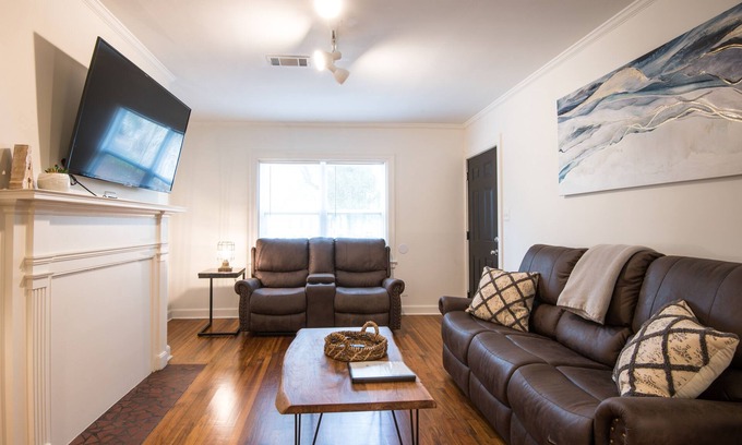 Albany Casa | Oasis Under The Oaks - Unit B