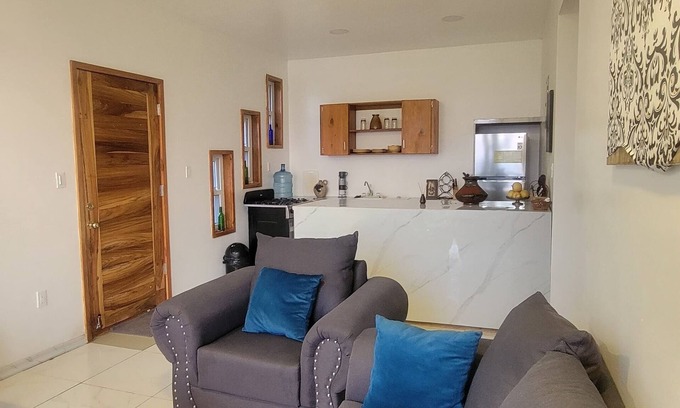 Palmetto Bay Condominio | Charming 2-bedroom condo with WiFi, AC with amazing views of ocean/Crawfish Rock