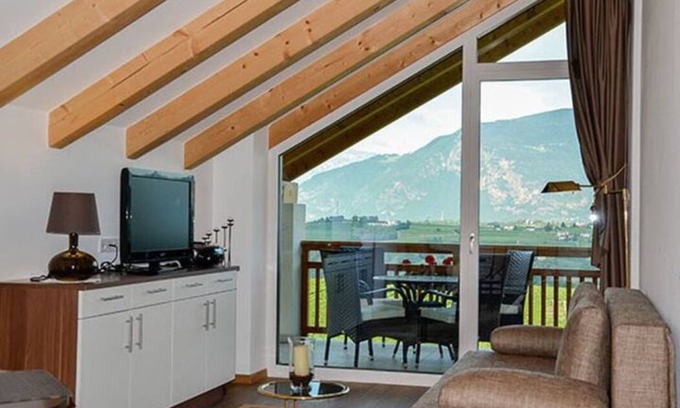 Berg/Monte Apartamento | Oberberghof - Holiday apartment with terrace, fantastic view and organic bathing pond