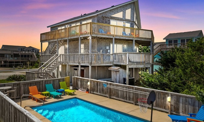 Waves Casa | OBX Pool Beachfront Hot Tub 5Bed Volleyball Arcade