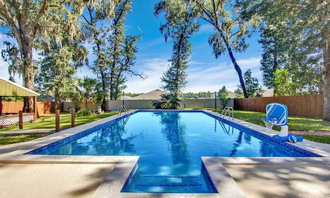 Fort King District Casa | Ocala Oasis 4BR w/Pool/Cabana/GameRoom/MiniGolf