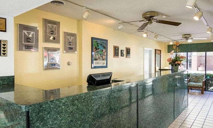 Northeast Virginia Beach Hotel | Ocean 27