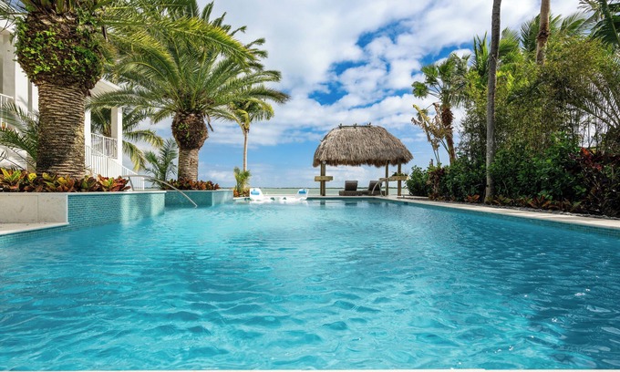Bay Point Casa | Ocean 9 Villa, Amazing Waterfront, 15 mins away from Duval Street!