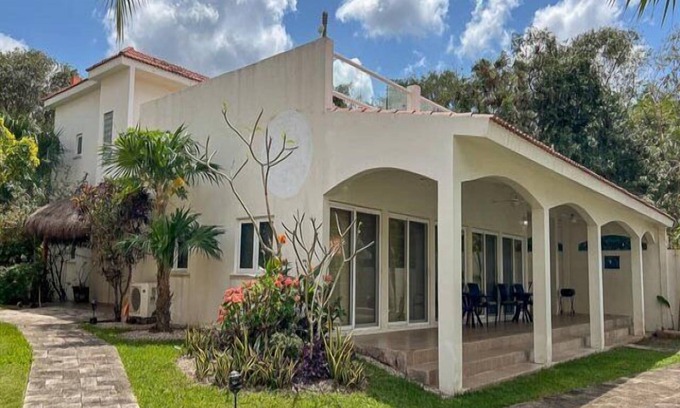 Flores Magón Condominio | Frente al mar y la playa, a 15 minutos del centro de Cozumel