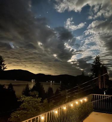 Langdale Casa | Ocean and Mountain view Home