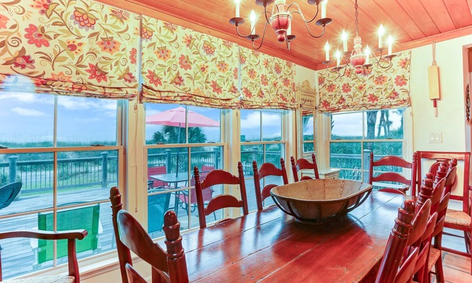 Fernandina Beach Casa | Ocean Ave Spacious Seaside Cottage by RedAwning