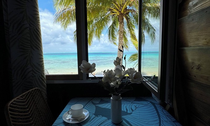 Fitii Casa | Ocean Beach Front Bungalow