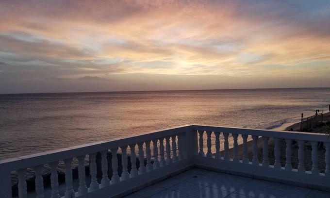 Stella Apartamento | Propiedad frente al mar en Stella Rincon Puerto Rico