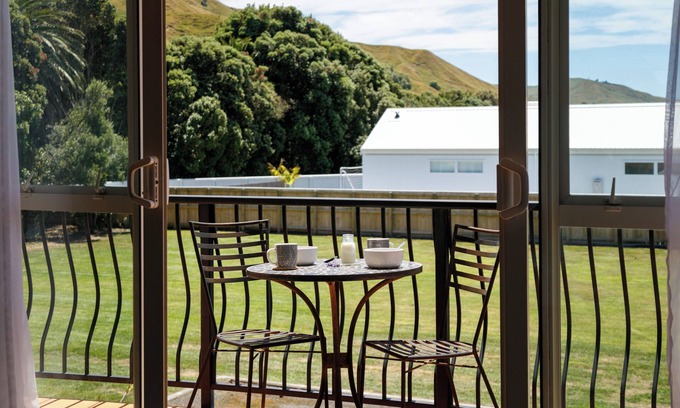 Wainui Hotel | Ocean Beach Motor Lodge