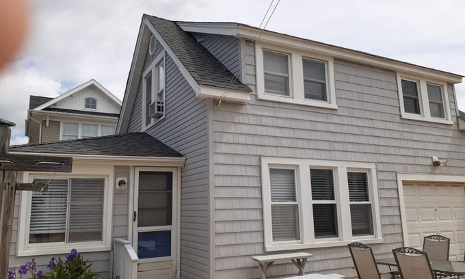 Ortley Beach Cabaña | Ocean Block Beach Cottage; Family Friendly