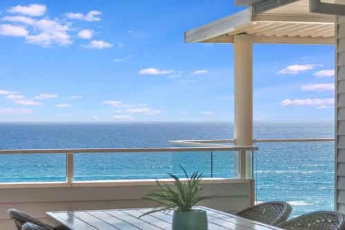 Currumbin Casa | Ocean Blue on Currumbin Hill
