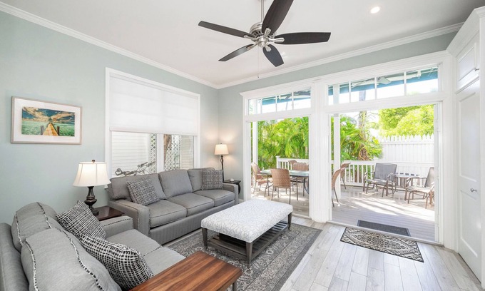 Bahama Village Casa | OCEAN BREEZE BUNGALOW-Stunning 2 Bedroom/2.5 Bathroom in Truman Annex