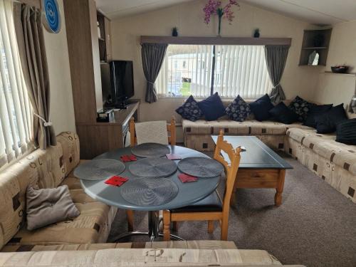 Aberystwyth Casa | Ocean Breeze Hideaway 2 Bed Pet Friendly Static Caravan In Clarach Bay