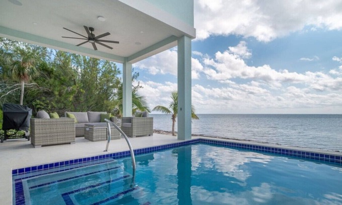 East End Casa | OCEAN BREEZE HOUSE