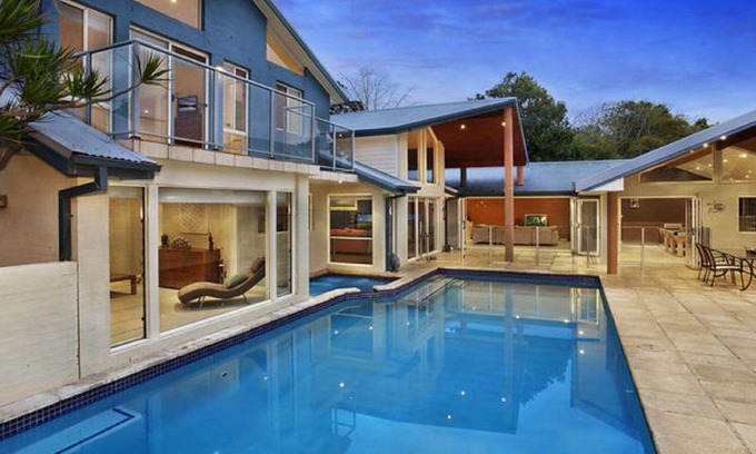 Wamberal Casa | OCEAN BREEZE, WAMBERAL - PISCINA Y PISTA DE TENIS, 400 M PASEO A LA PLAYA Y LA LAGUNA