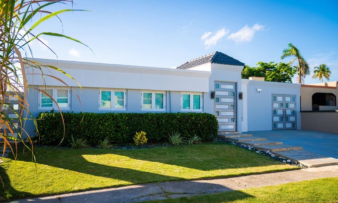 Dorado del Mar Casa | Ocean Breeze Villa Retreat - PRIVATE POOL / WALK TO BEACH / PET FRIENDLY