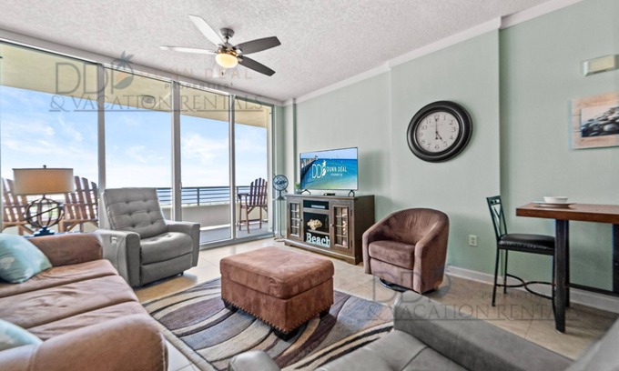 Biloxi Condominio | Ocean Club 1106 Enjoy panoramic views of the Gulf!