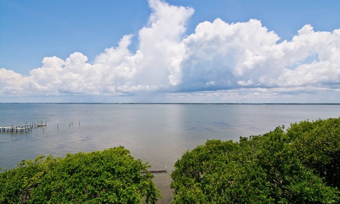 Indian Beach Condominio | Ocean Club R301, Soundfront Condo in Indian Beach, NC!