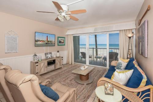 New Smyrna Beach Apartamento | Ocean Club South - Oceanfront Views - Quiet Beach - Near Town